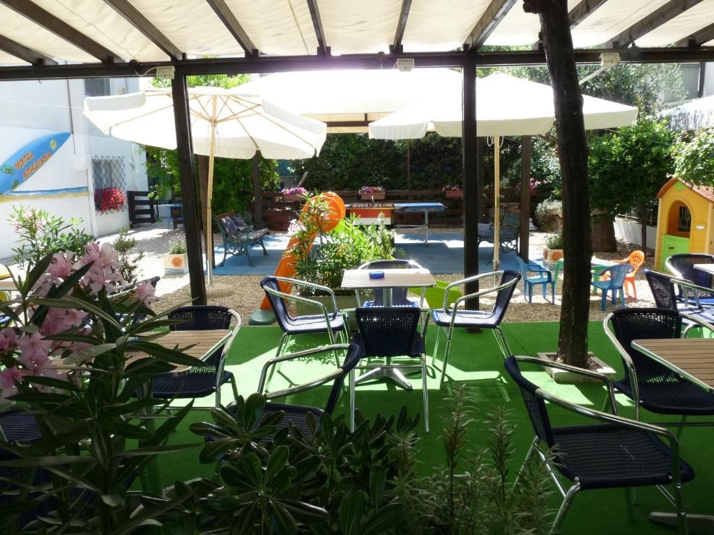 Hotel Arlesiana Rimini Exterior foto